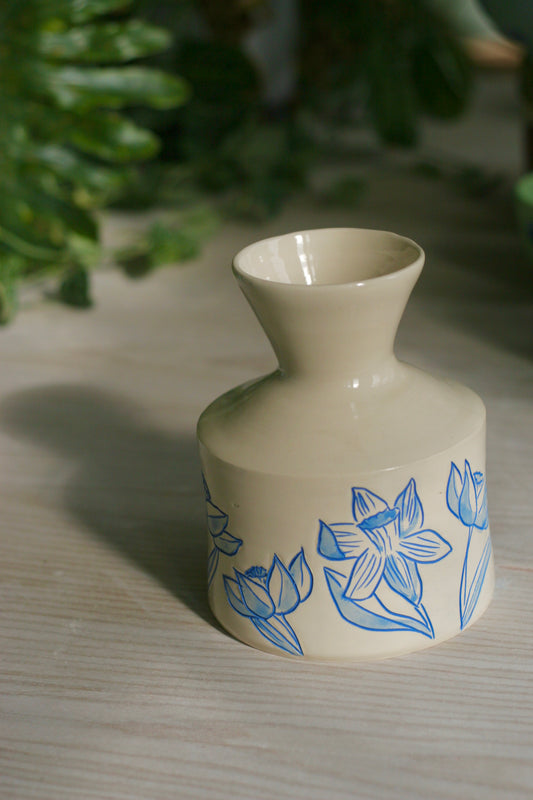 Daffodil Vase