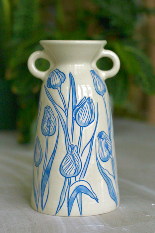 Tulip Vase ✶ 9 inch tall